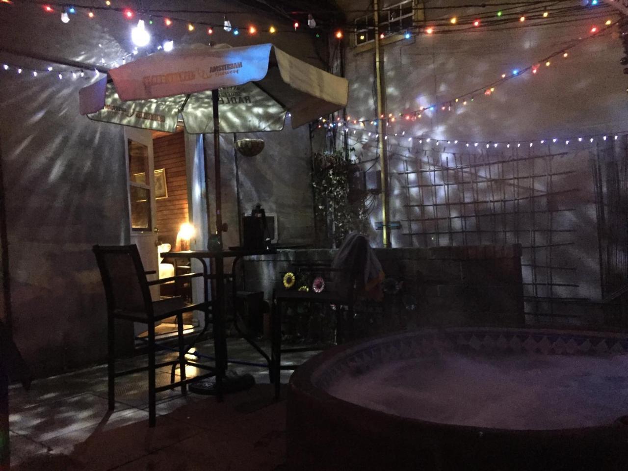 CABBAGETOWN BACHELOR STUDIOS APARTMENT TORONTO